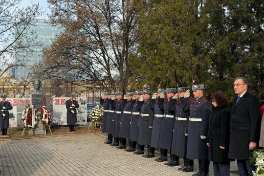 Министър Гуцанов участва в откриването на паметник на Никола Вапцаров