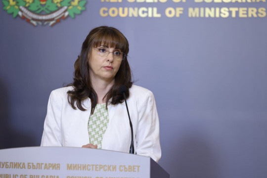 Министър Ефремова: Заедно със социалните партньори подготвяме ред за оценка на адекватността на минималната заплата