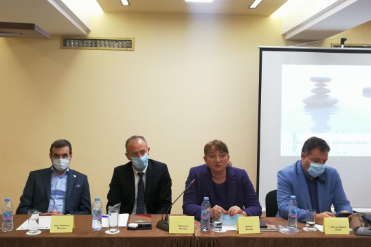 МИНИСТЪР САЧЕВА: УЧИТЕЛИТЕ ЩЕ МОГАТ ДА ПОЛЗВАТ РЕХАБИЛИТАЦИЯ В БАЗИТЕ НА НОИ