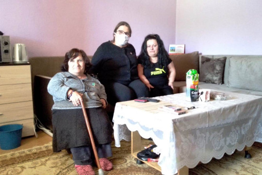 ЗАМ.-МИНИСТЪР СТОИМЕНОВА: НАД 3000 САМОТНО ЖИВЕЕЩИ И ХОРА С УВРЕЖДАНИЯ В ОБЛАСТ БЛАГОЕВГРАД БЯХА ПОДКРЕПЕНИ С ХРАНИ