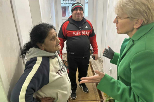 Зам.-министър Елка Налбантова провери условията, при които е настанено детето от село Крушовица