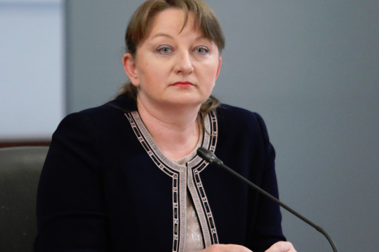 МИНИСТЪР САЧЕВА: АВТОБУСНИТЕ ПРЕВОЗВАЧИ МОГАТ ДА ПОЛУЧАТ ПО 290 ЛВ. НА РАБОТНИК ЗА ЗАПАЗВАНЕ НА ЗАЕТОСТТА