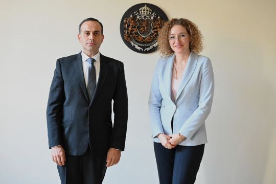 Министър Шалапатова се срещна с посланика на Азербайджан Хюсейн Хюсейнов