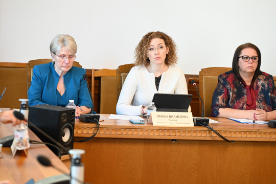 Министър Шалапатова: Стартирахме проекти, свързани с пазара на труда, забавени с години