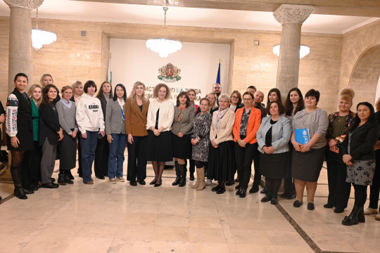 Експерти на МТСП запознаха делегация от Украйна със системата за закрила на детето в България