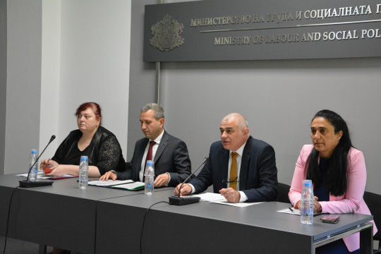 Министър Гьоков обсъди с кметове възможностите за подобряване на качеството на социалните услуги за хора с увреждания