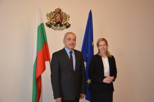 Министър Донев се срещна с представителя на УНИЦЕФ за България Кристина де Бройн