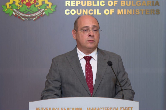 Министър Лазаров: Около 50 000 семейства допълнително ще получат по 400 лв. еднократна помощ за отопление