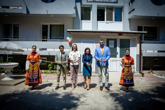 Зам.-министър Клисурска участва в откриването на обновения Дом за стари хора „Гаврил Кръстевич“ в Пазарджик