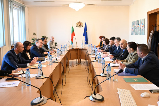 Министър Гуцанов пред НСОРБ: Ще положим всички усилия нито един човек да не остане без необходимата подкрепа