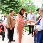 Министър Ефремова откри обновения Дом за стари хора в село Добродан