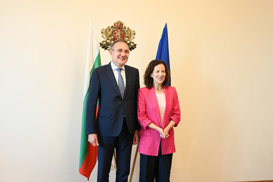 Министър Гуцанов запозна еврокомисар Мънзату с усилията на МТСП да осигури достойни условия на възрастните хора