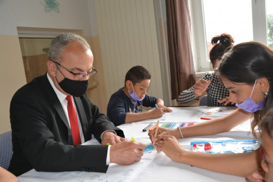 Министър Донев: Децата ни учат как да бъдем по-добри хора