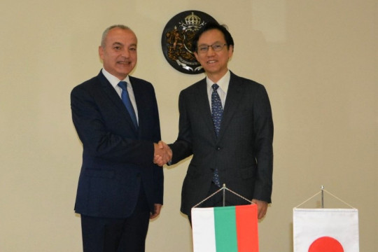 Министър Донев и посланик Нарахира обсъдиха възможностите за насърчаване на сътрудничеството между България и Япония