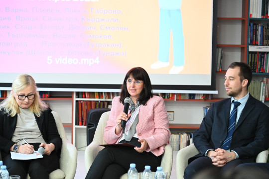 Зам.-министър Ефремова: Над 100 000 души са получили ваучери за безплатни обучения по дигитални умения