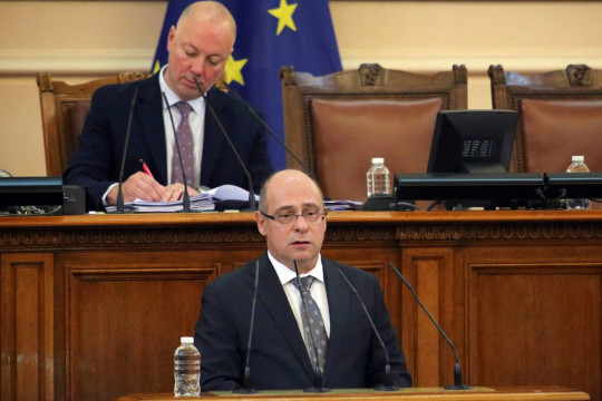 Вицепремиерът Лазаров: Служебното правителство предприе адекватни мерки за подкрепа на хората с ниски доходи