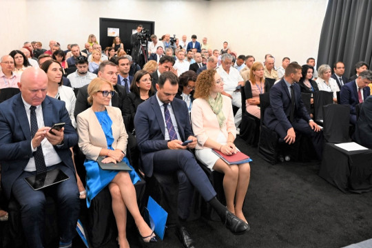 Министър Шалапатова: Над 120 млн. лв. са предоставени за запазване на заетостта и нови работни места в Североизточна България