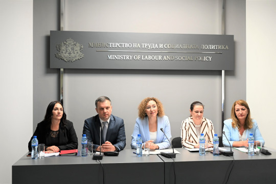 Министър Шалапатова представи целите на екипа си: По-ефективна социална подкрепа за всички и реформа на пазара на труда