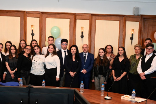 Вицепремиерът Лазаров се срещна със Съвета на децата в навечерието на 1 юни