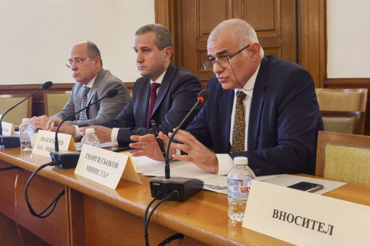Министър Гьоков: До 2025 г. домовете за стари хора ще отговарят на новите стандарти за качество на социалните услуги