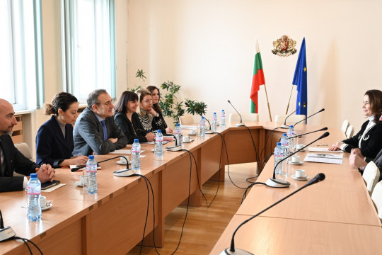 Министър Гуцанов обсъди с ръководството на БЧК развитието на социалните услуги