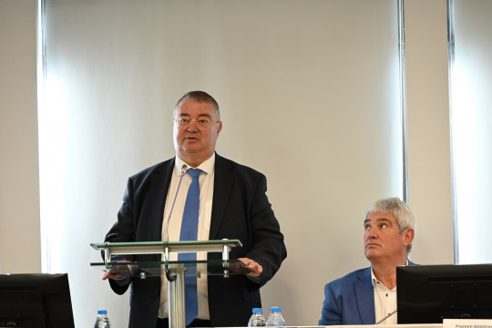 Министър Иванов: Заплатата за издръжка може да е цел в преговорите за определяне на минималното възнаграждение