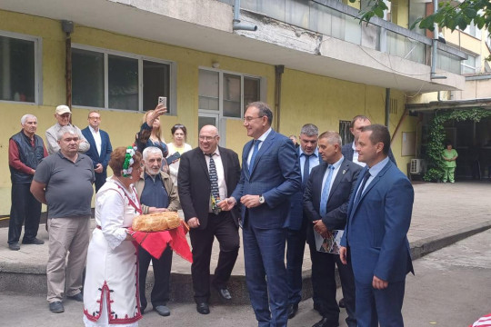 Министър Гуцанов от Русе: Преобразяваме грижата за възрастните хора с 385 милиона лева