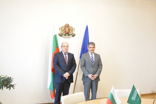 Зам.-министър Лазаров обсъди с посланика на Саудитска Арабия у нас възможностите за сътрудничество