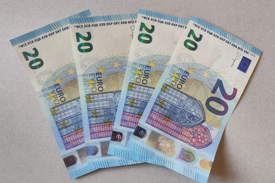 За по-малко от 24 часа над 3500 души кандидатстваха за компенсация от 20 евро за поскъпването на горивата