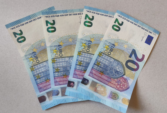 АСП започна изплащането на компенсация от 20 евро заради поскъпването на горивата