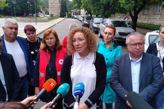 Министър Шалапатова: Още през юни пострадалите от наводненията ще получат еднократна помощ до 1512 лв.