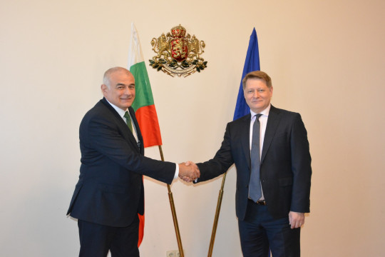 Министър Гьоков се срещна с изпълнителния директор на Европейския орган по труда Козмин Боянджиу