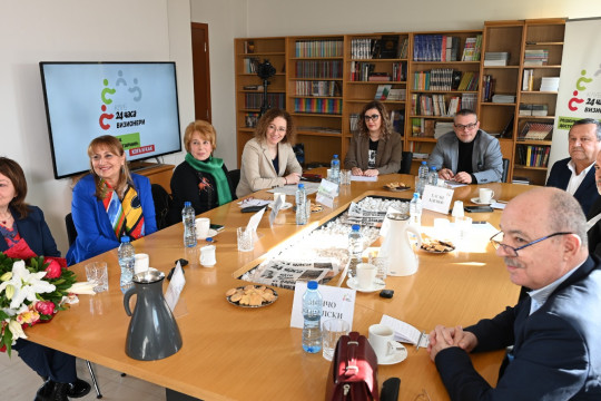 Министър Шалапатова: Работим за повече приходи в НОИ чрез повече осигурени и ограничаване на недекларирания труд