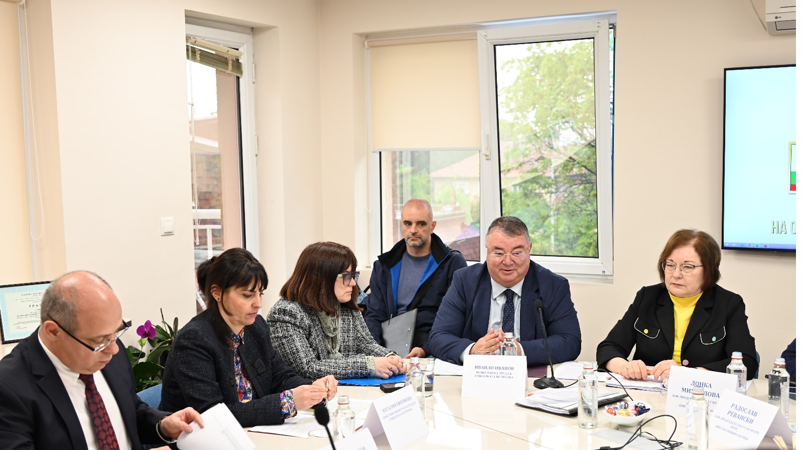 Министър Иванов обсъди с НСОРБ възможностите за допълнително финансиране на значими социални проекти