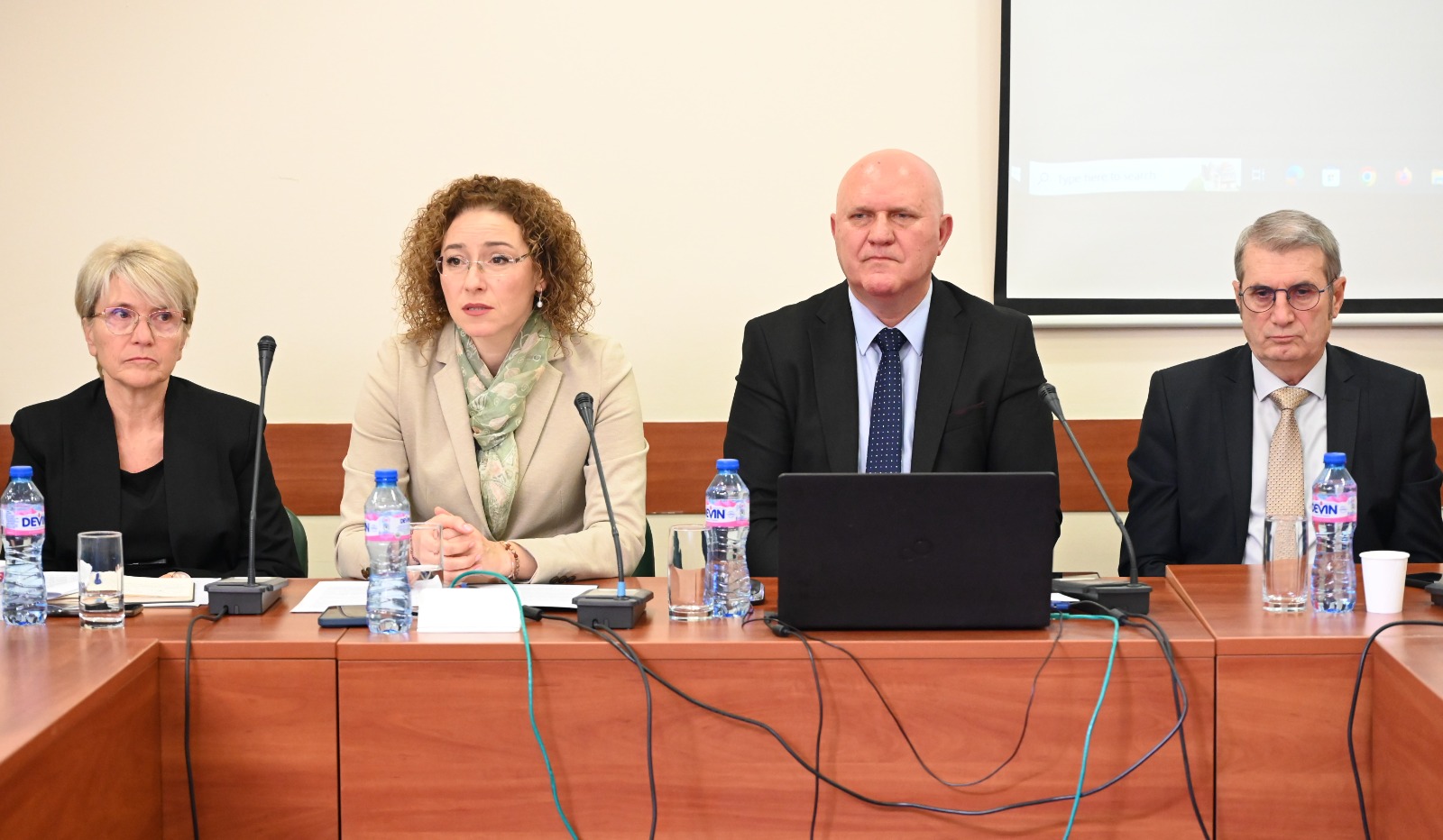 Министър Шалапатова: Необходим е обществен консенсус за политиките за ранно детско развитие