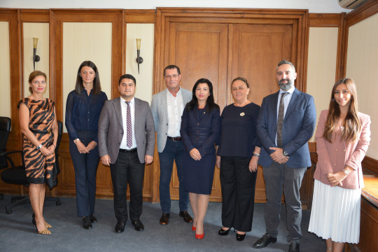Политиките за развитие на приемната грижа обсъди заместник-министър Надя Клисурска с представители на Азербайджан