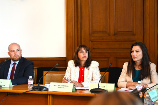Министър Ефремова: Със средствата по НПВУ построихме повече социални услуги от планираното