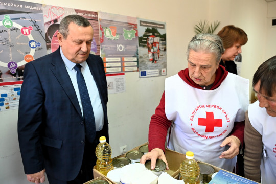Започна раздаването на 4700 тона храни за най-уязвимите