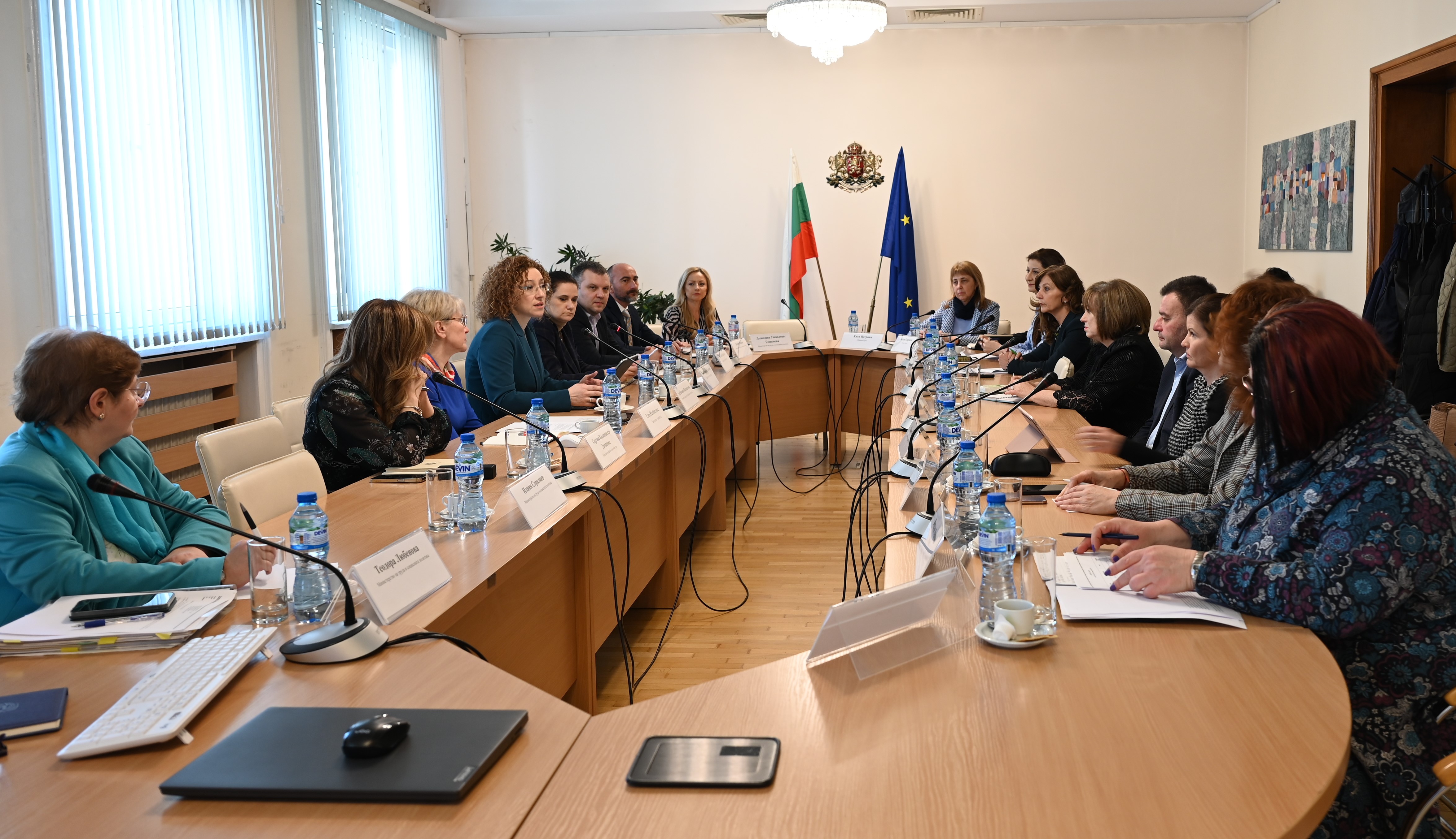 Социални услуги за почти 170 000 потребители са включени в проекта на Национална карта