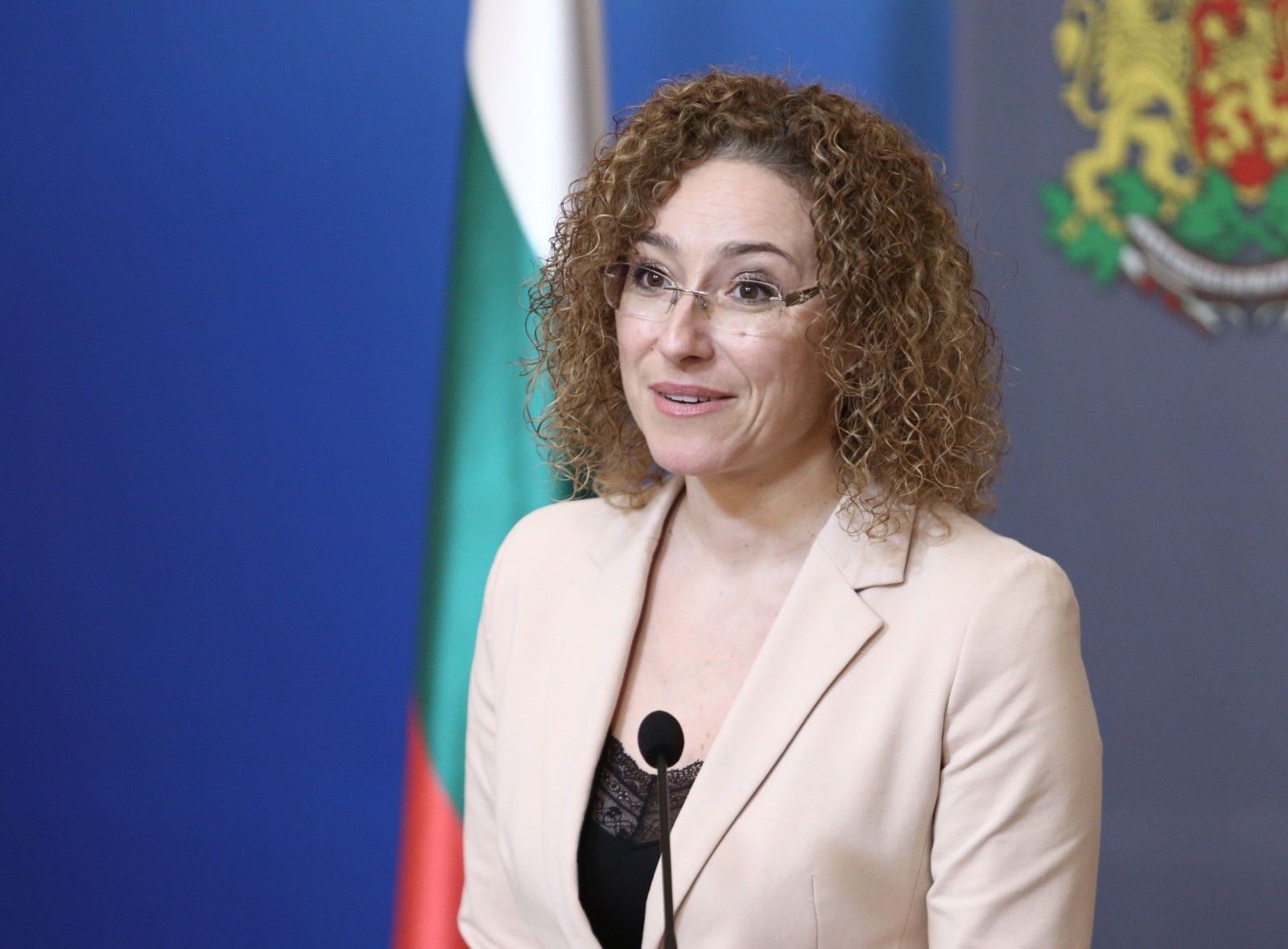 Министър Шалапатова: До месец ще представим социален пакет за засегнатите от зеления преход