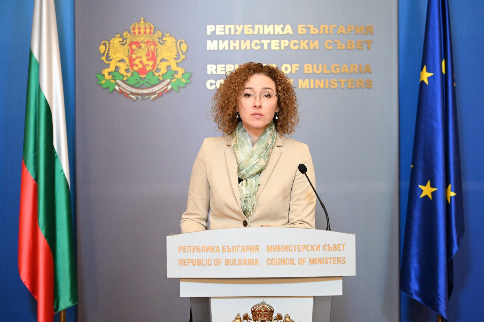 Министър Шалапатова: Повишаването на линията на бедност ще подобри социалната закрила за хората от уязвимите групи