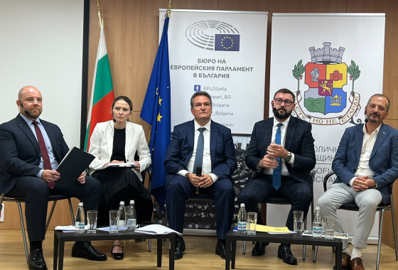 Зам.-министър Данаил Русев: Читалищата са най-доброто място възможностите за учене и квалификация да достигнат до всеки