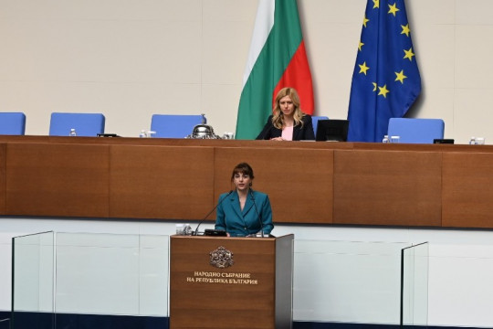 Министър Ефремова: Дебатът за доходите е дебат за квалификацията, производителността и по-добрата среда за развитие