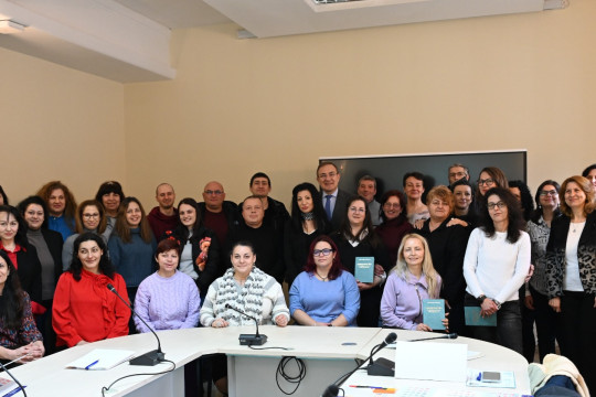 Министър Гуцанов връчи сертификати на курсисти, завършили обучения по професии